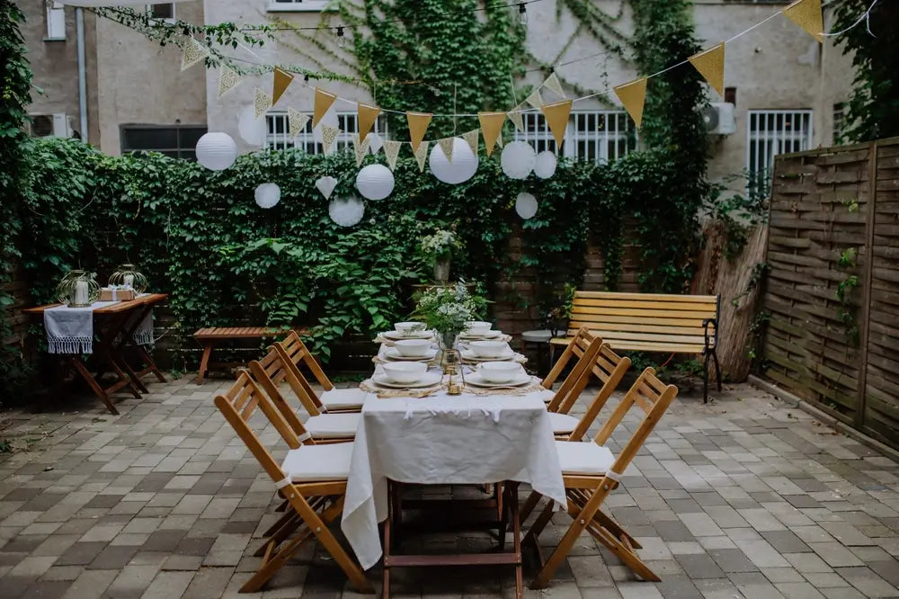 Intimate wedding for a few guests with a simple table setting