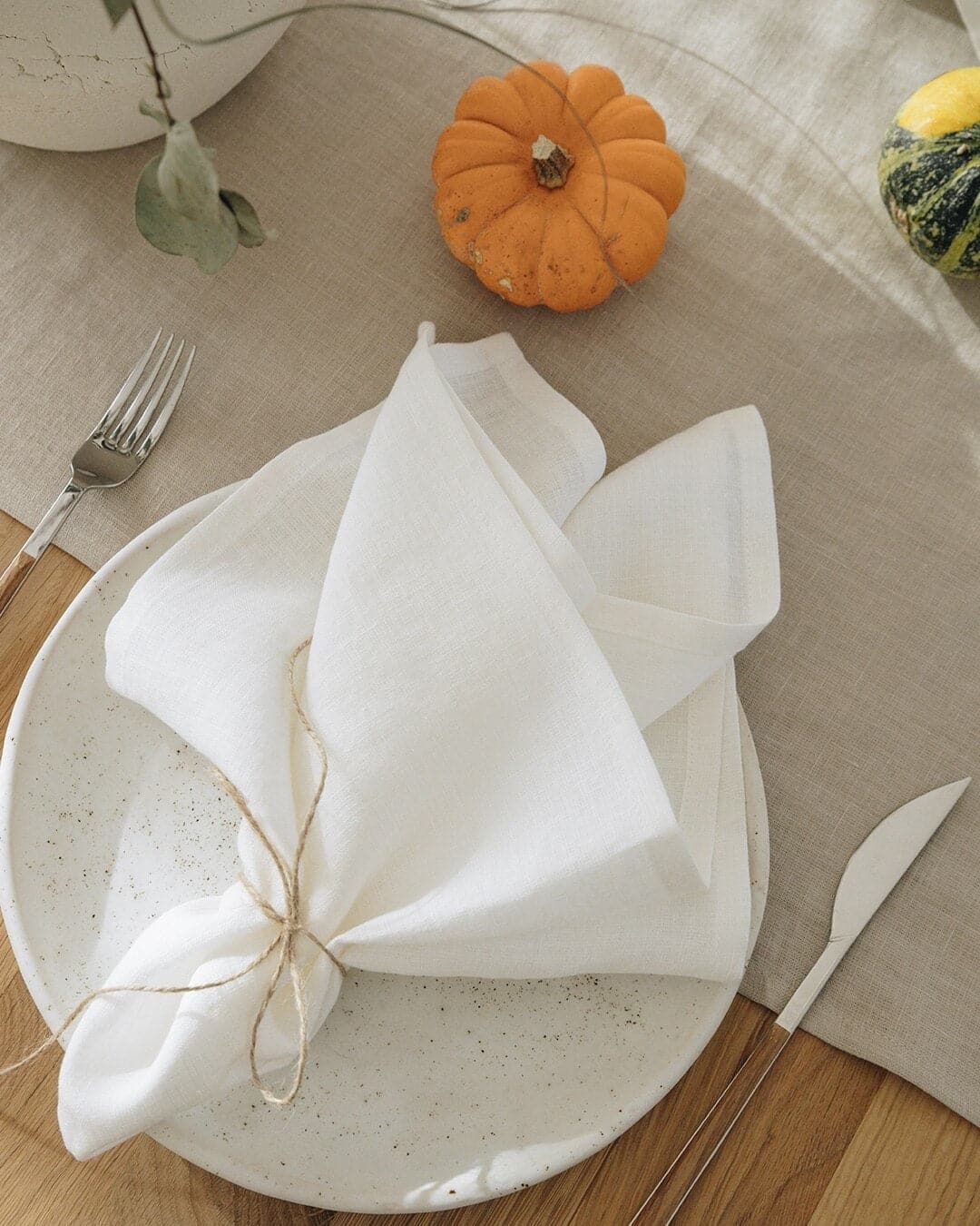 MagicLinen 100% Linen Napkins - Reusable Kitchen Cloth Napkins for Everyday  Use - Eco friendy Dinner Table Napkins Set - Set of 4 - Natural Color